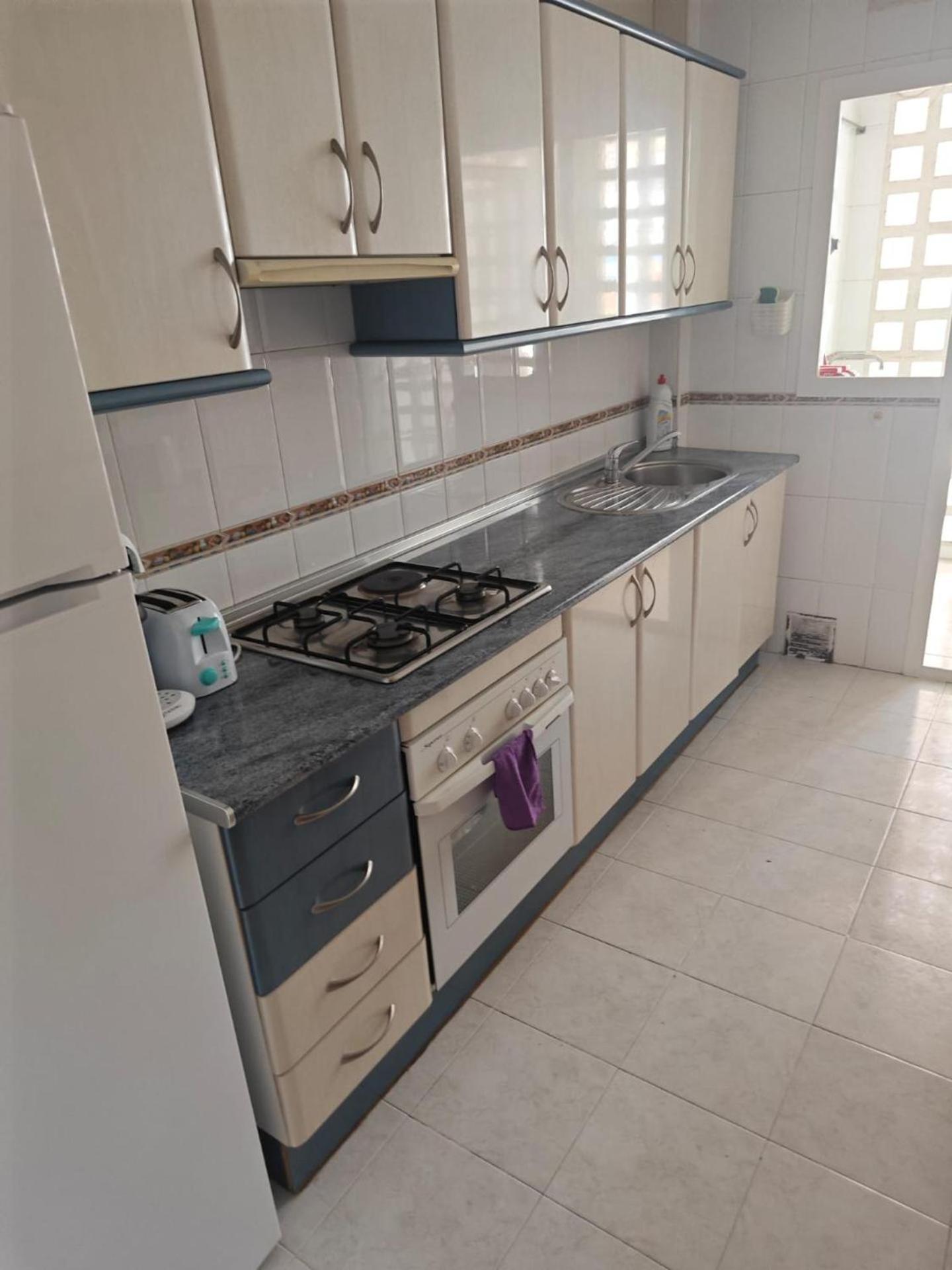 Central 2-Bed Apartment In Estepona Port Ngoại thất bức ảnh
